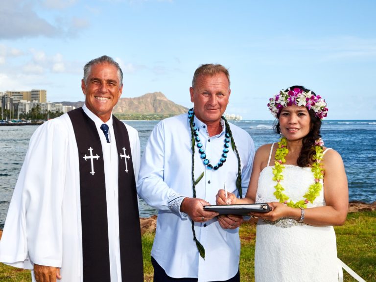 Hawaii wedding & vow renewal minister.