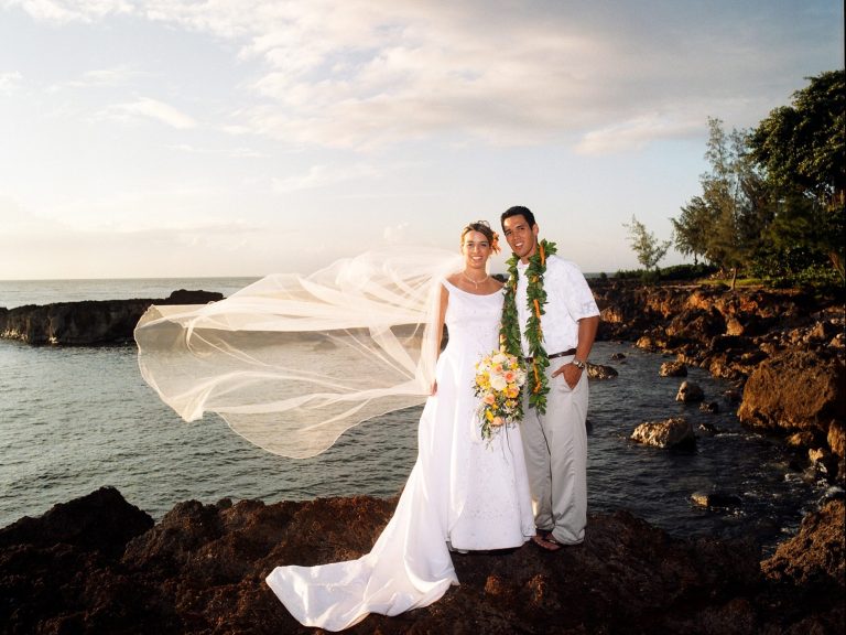 Hawaii wedding & vow renewal at North Shore.
