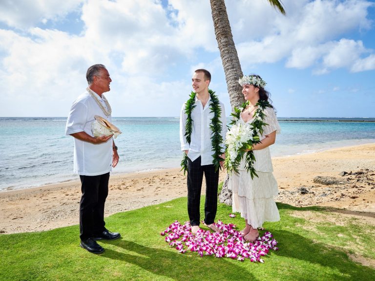 Wedding vow renewal in Hawaii
