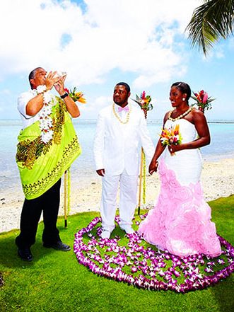 Hawaii wedding on the beach.