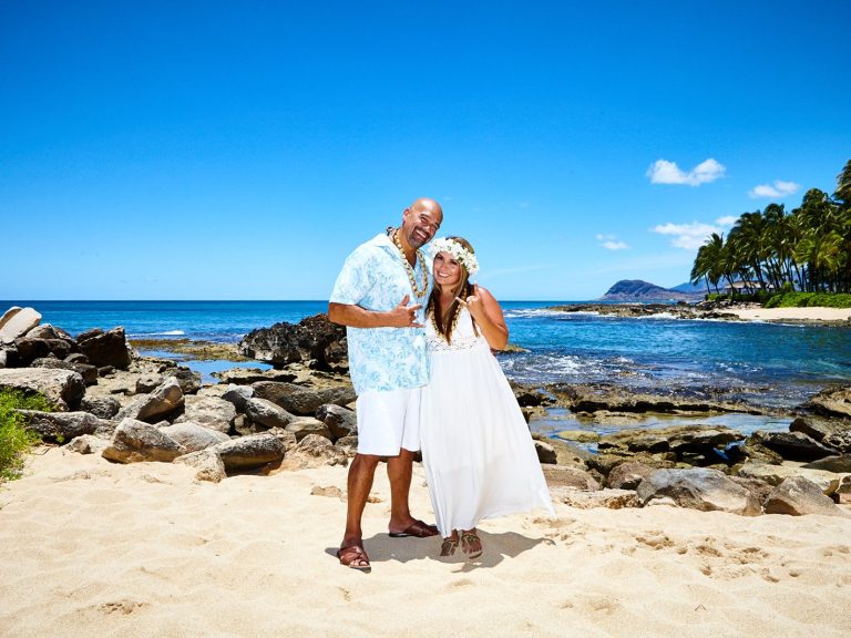 Hawaii wedding & vow renewal at North Shore.