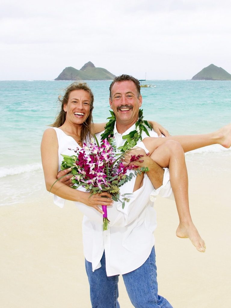 Hawaii wedding & vow renewals.